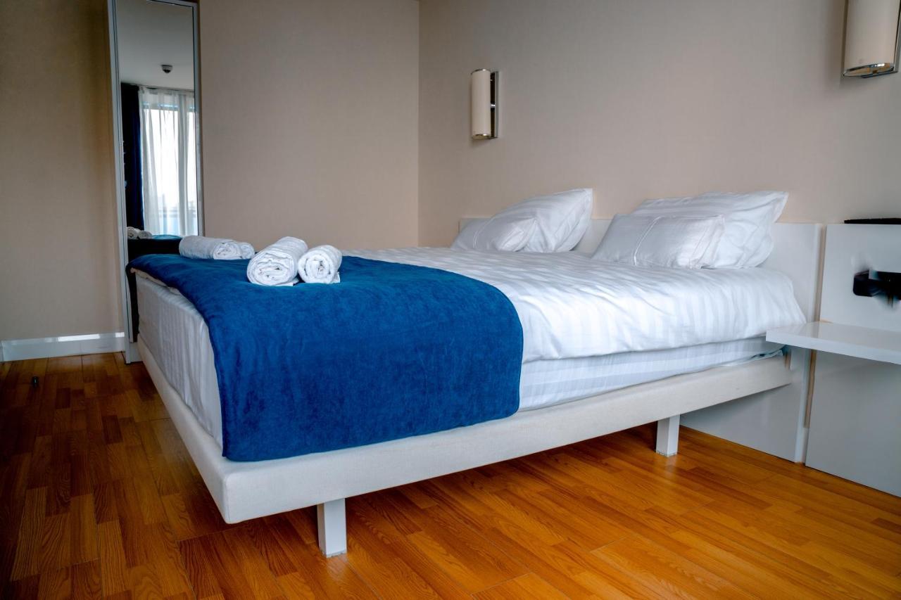 Orbi City - Aparthotel Near The Beach Batumi Exteriör bild