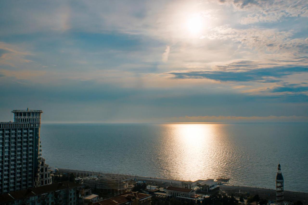Orbi City - Aparthotel Near The Beach Batumi Exteriör bild