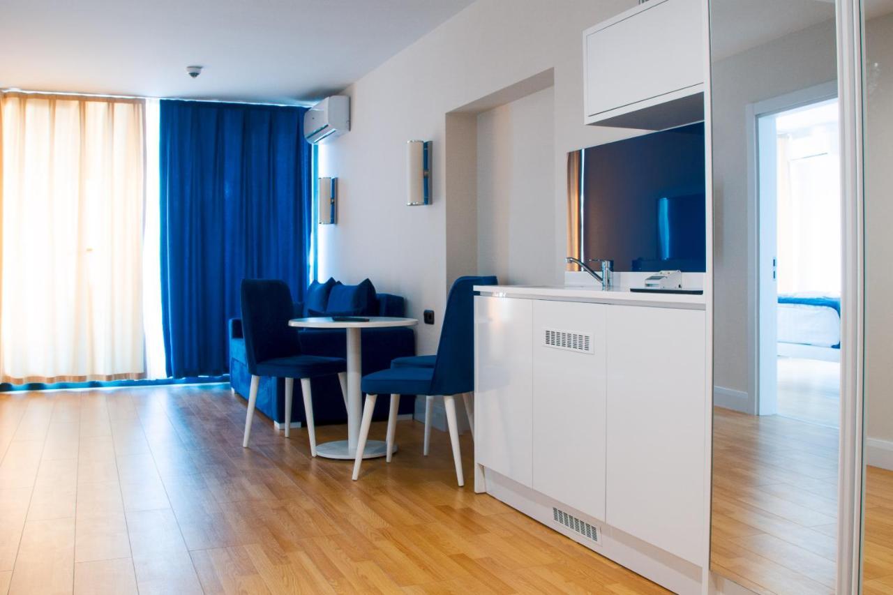 Orbi City - Aparthotel Near The Beach Batumi Exteriör bild