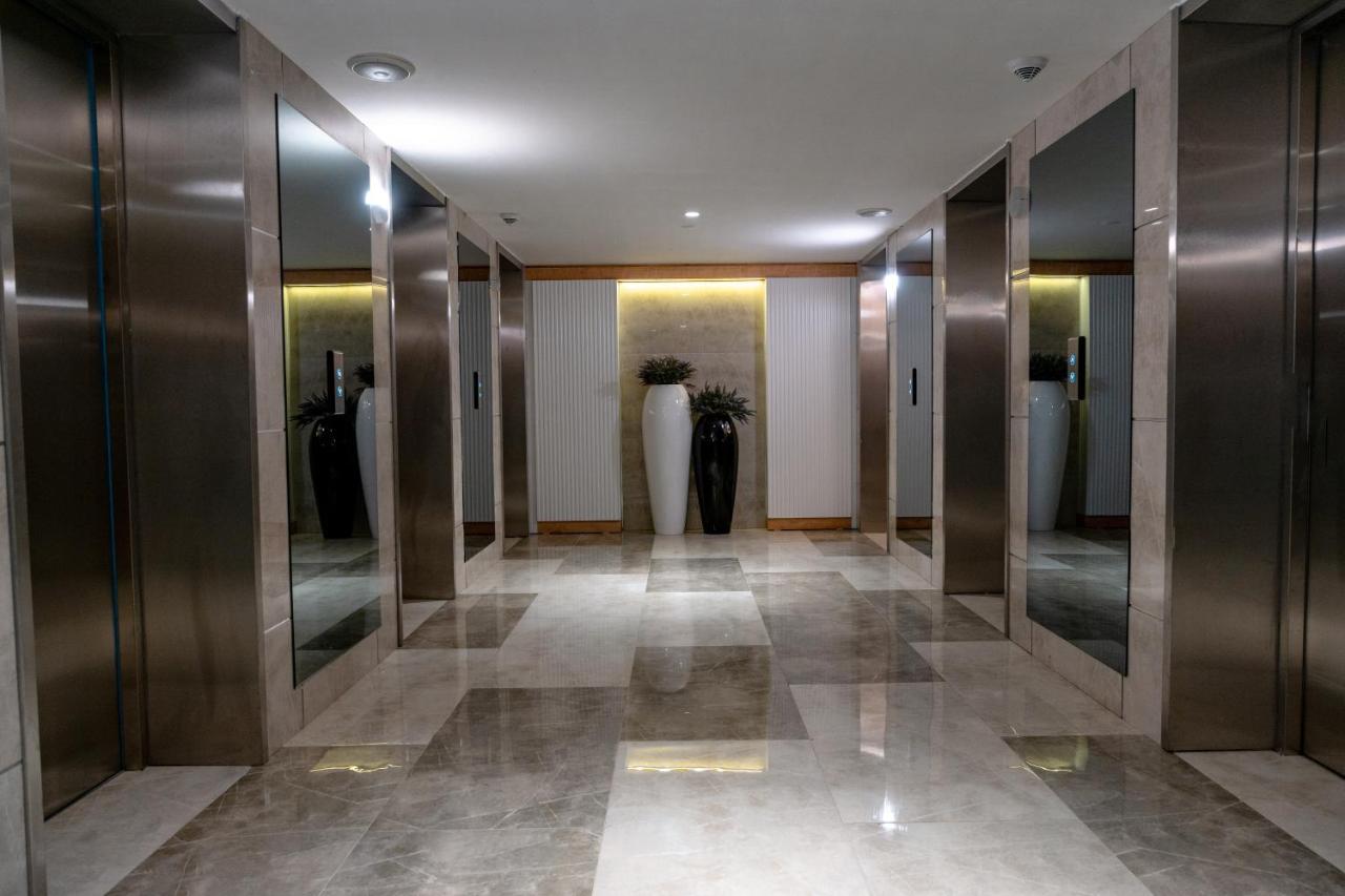 Orbi City - Aparthotel Near The Beach Batumi Exteriör bild